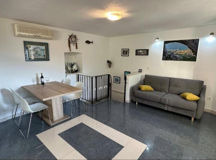 Apartmani Dalmacija Brela Exterior foto